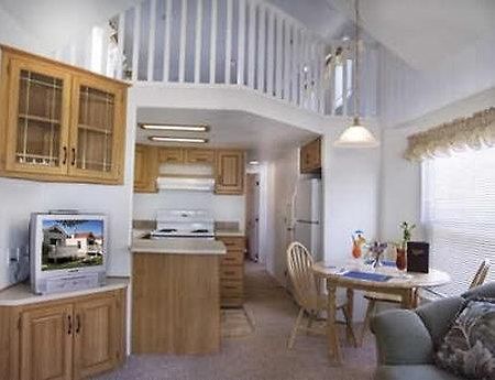 Newport Dunes Waterfront Resort نيوبورت بيتش الغرفة الصورة