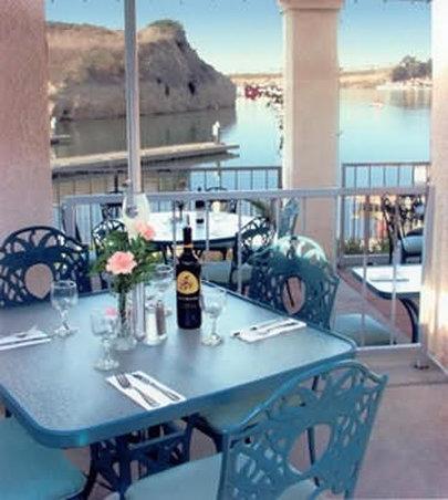 Newport Dunes Waterfront Resort نيوبورت بيتش المطعم الصورة
